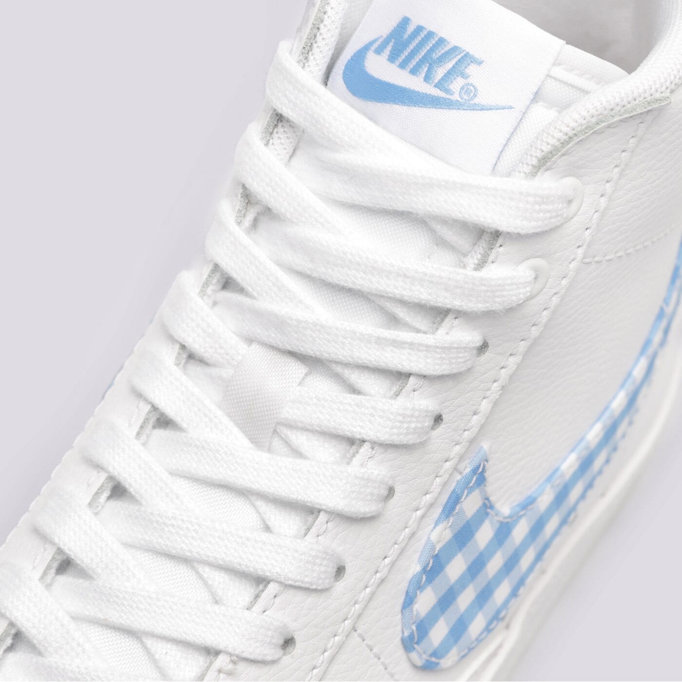 Дамски маратонки NIKE W BLAZER MID '77 EWT fd9163-100 цвят бял