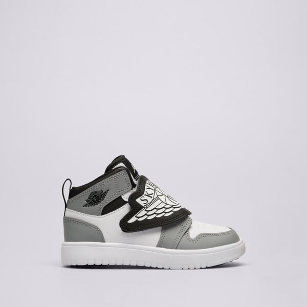 Детски маратонки SKY JORDAN  bq7197-102 цвят сив