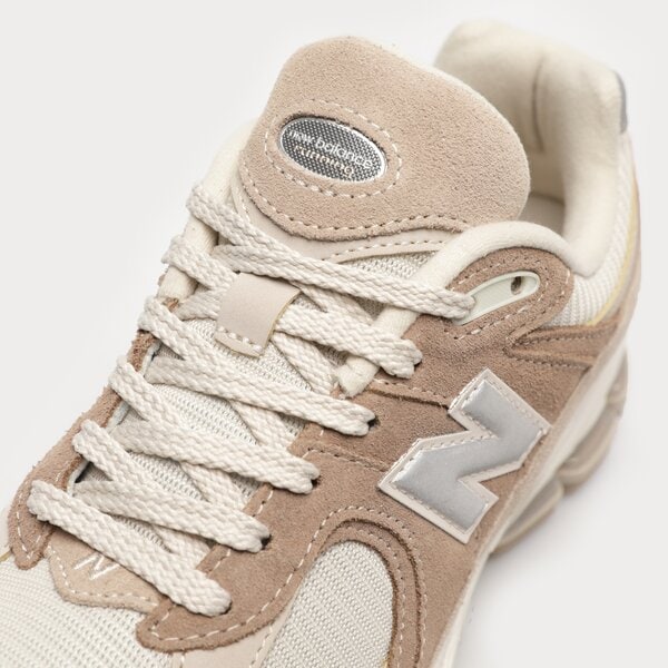 Дамски маратонки NEW BALANCE 2002  m2002rsi цвят кафяв