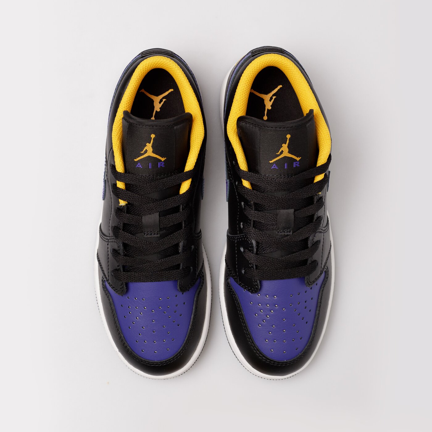 Детски маратонки AIR JORDAN 1 LOW BG  553560-075 цвят черен