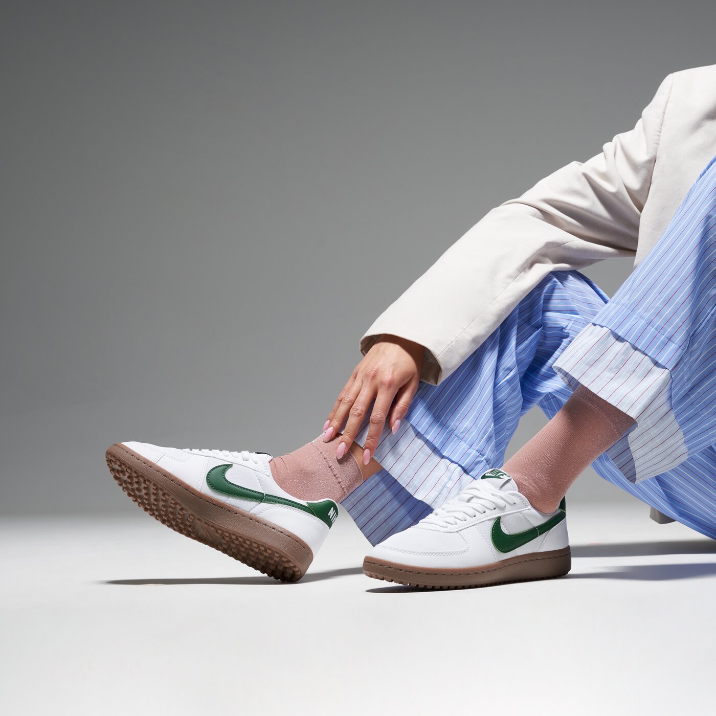 Дамски маратонки NIKE WMNS FIELD GENERAL fz5593-103 цвят бял