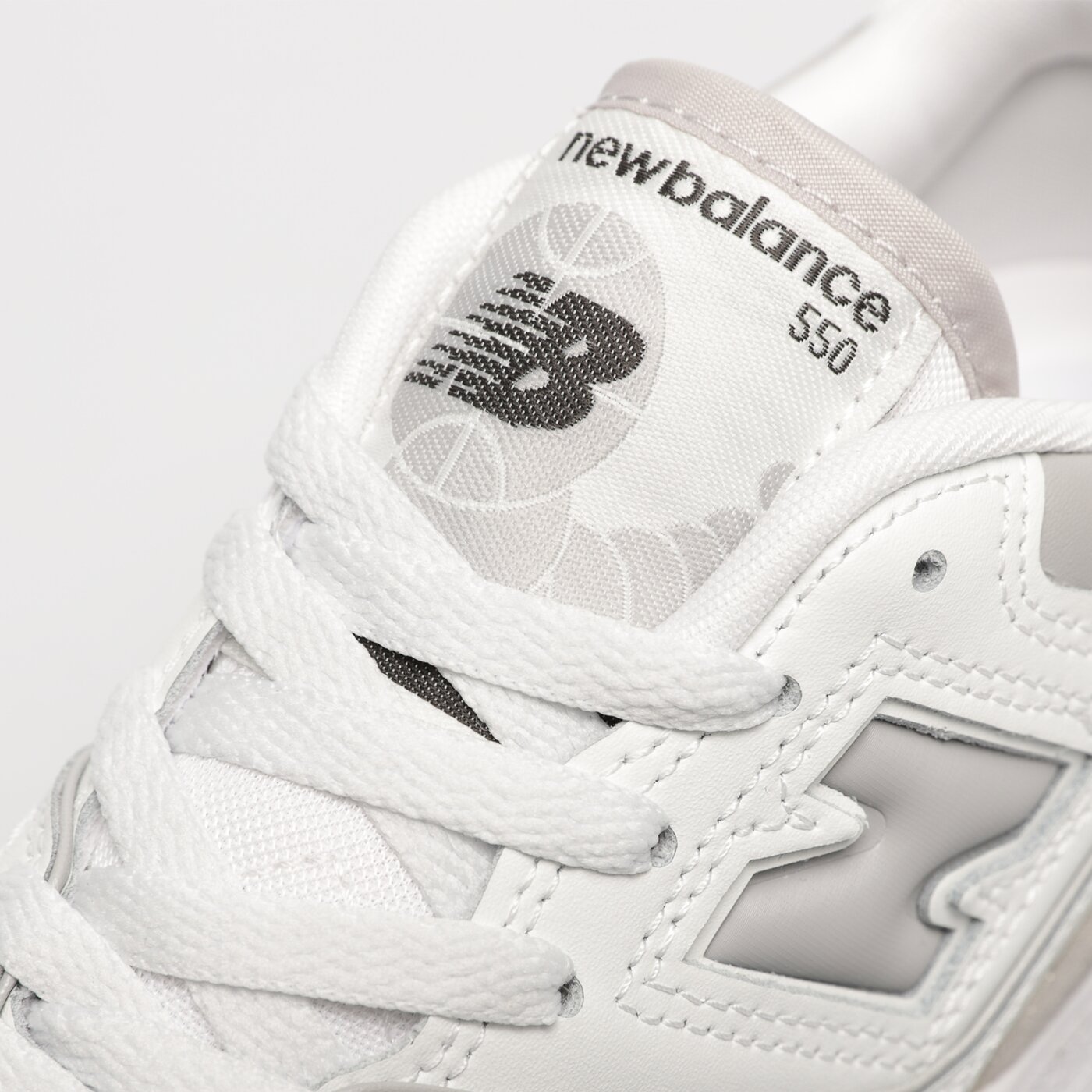 Дамски маратонки NEW BALANCE 550 bbw550bb цвят бял