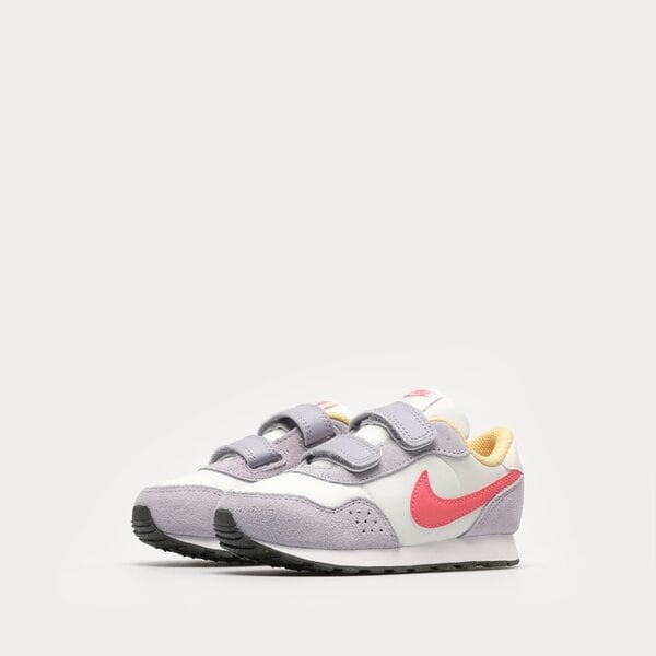 Детски маратонки NIKE MD VALIANT cn8560-502 цвят бежов