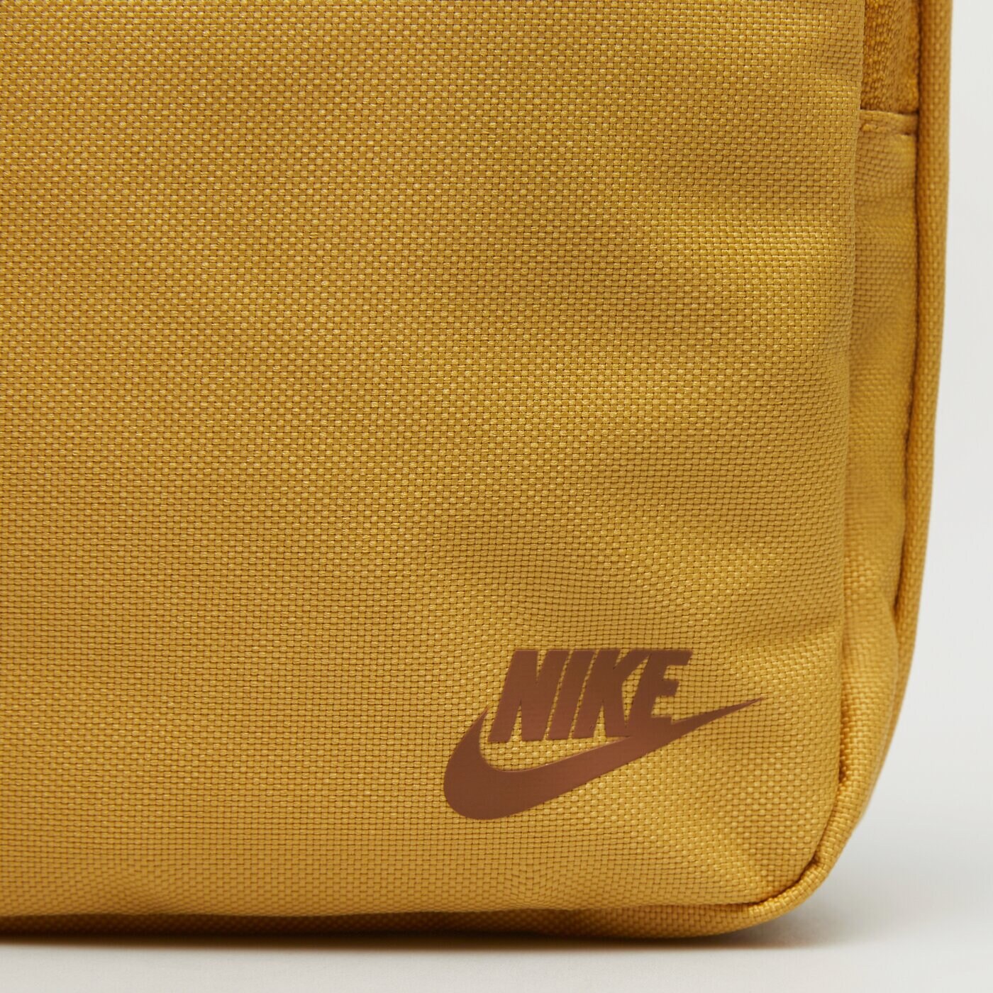 Дамски сак NIKE ЧАНТА HERITAGE db0456-725 цвят бежов