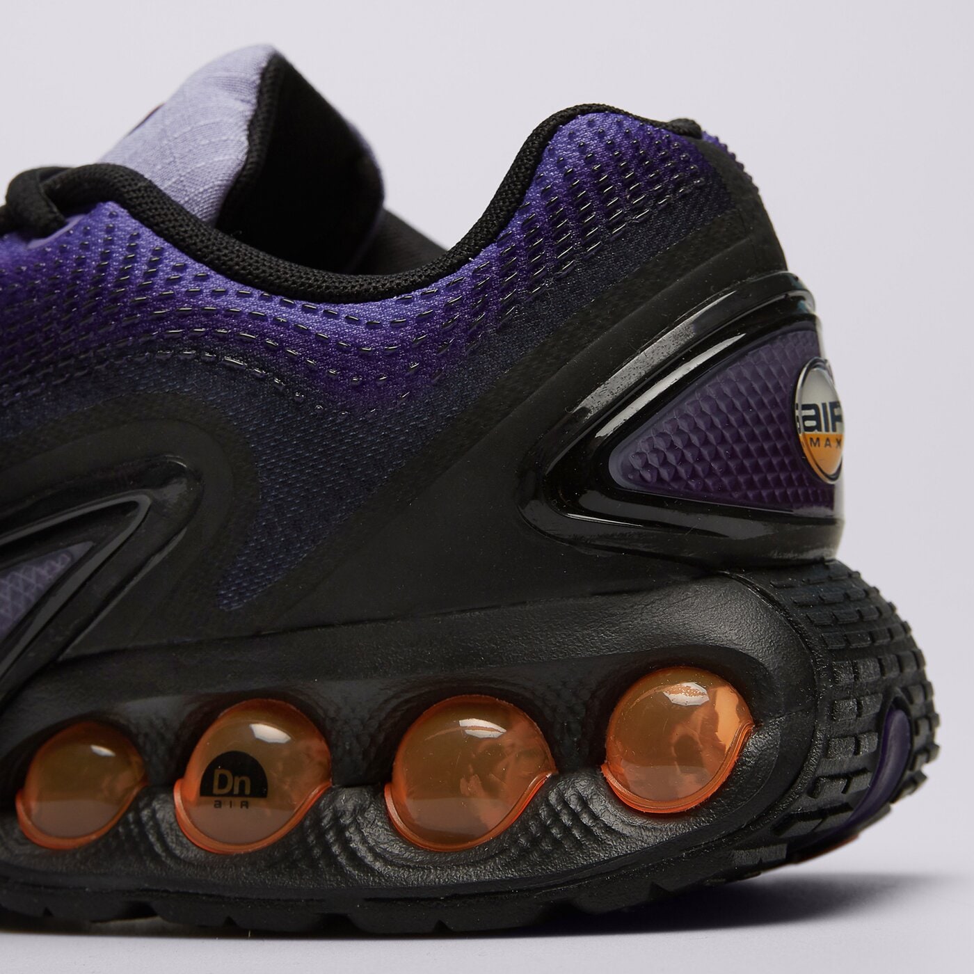 Мъжки маратонки NIKE AIR MAX DN SE hf5531-500 цвят черен