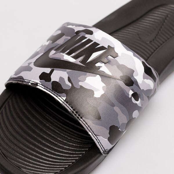 Мъжки чехли и сандали NIKE VICTORI ONE cn9678-001 цвят черен
