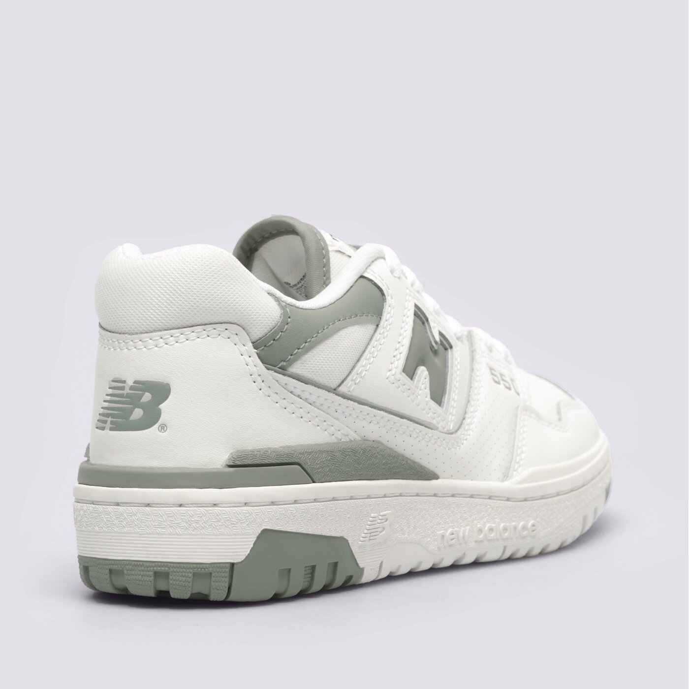 Дамски маратонки NEW BALANCE 550  bbw550bg цвят бял