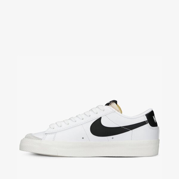 Дамски маратонки NIKE BLAZER LOW '77 dc4769-102 цвят бял