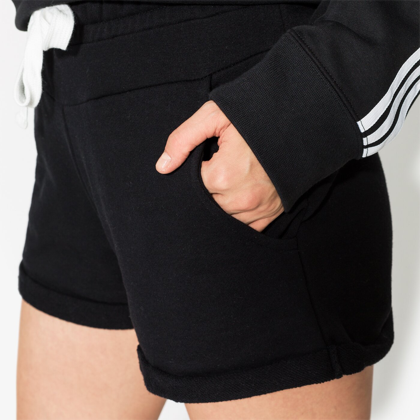 Дамски къси панталони CONFRONT ШОРТИ NOR cf18szd18001 цвят черен