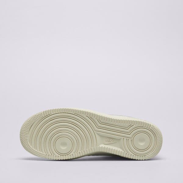 Дамски маратонки NIKE AIR FORCE 1 LOW PREMIUM dn5463-100 цвят бял