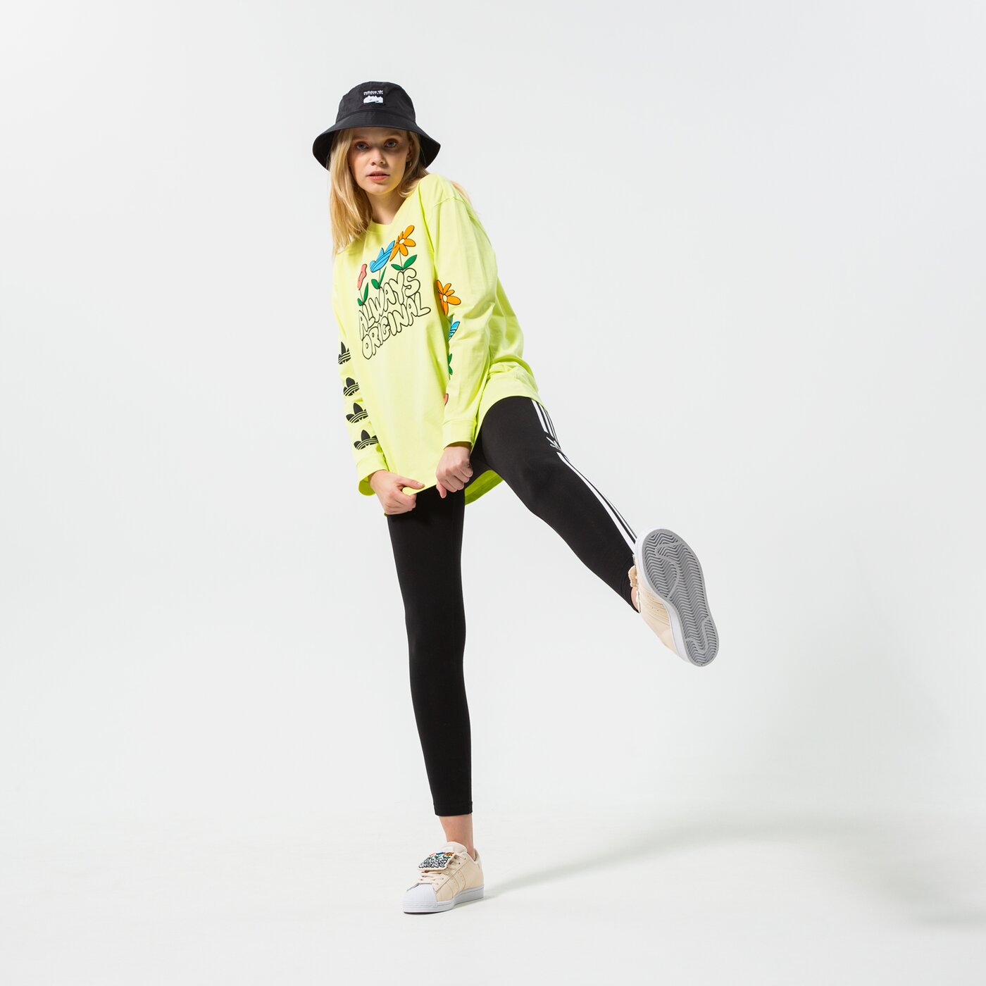 Дамска тениска ADIDAS ТЕНИСКА GRAPHIC LS hc5428 цвят жълт