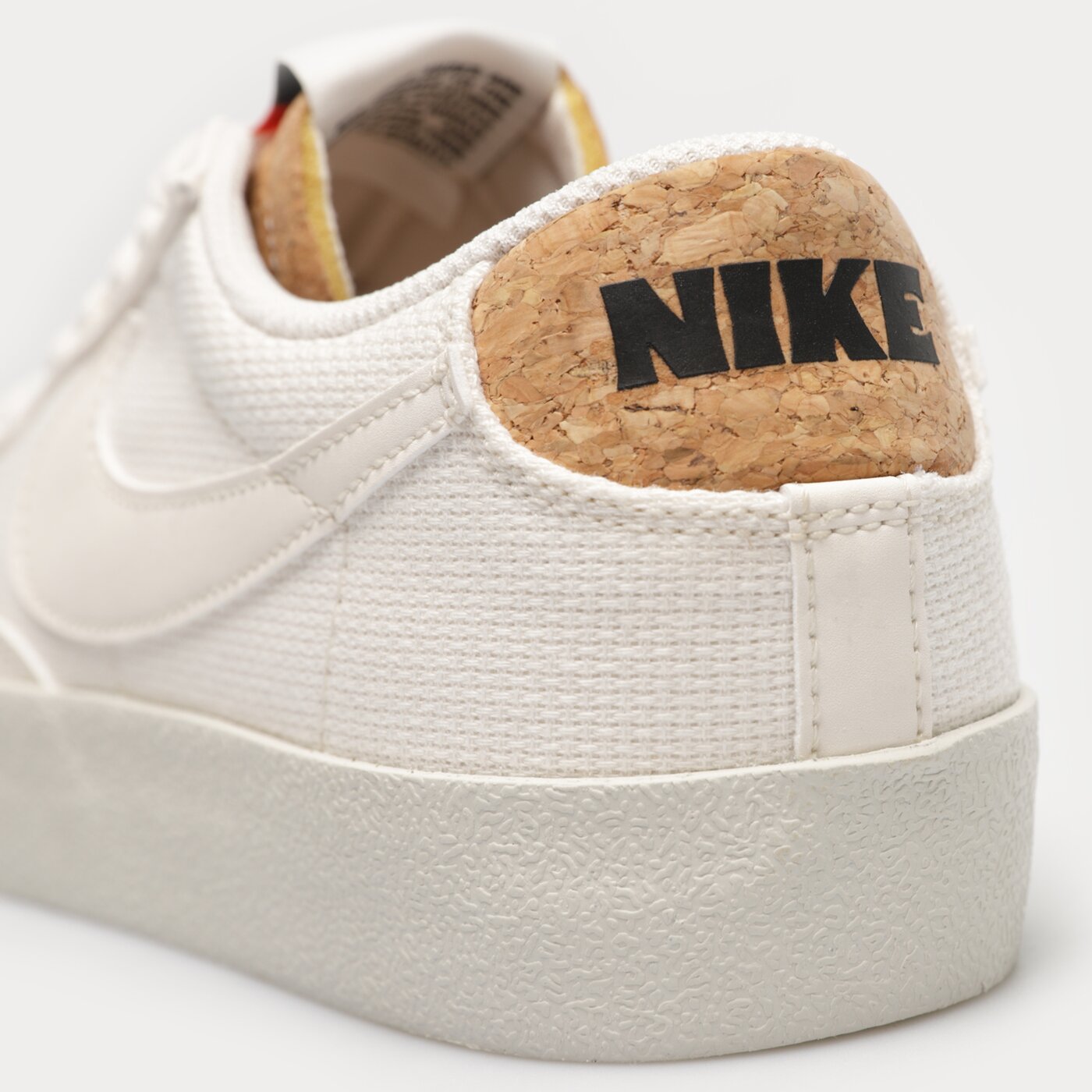 Мъжки маратонки NIKE BLAZER LOW '77 PRM dv7231-001 цвят бежов