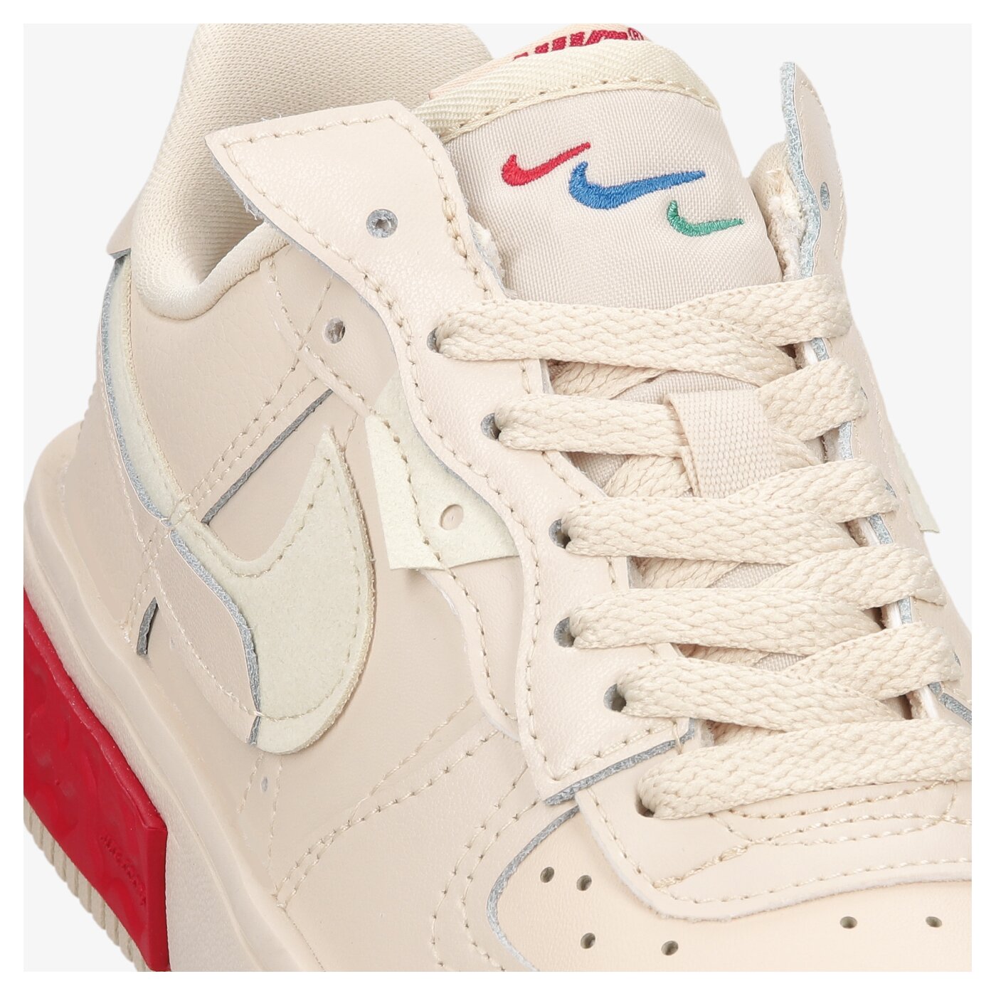 Дамски маратонки NIKE AIR FORCE 1 FONTANKA da7024-200 цвят бежов