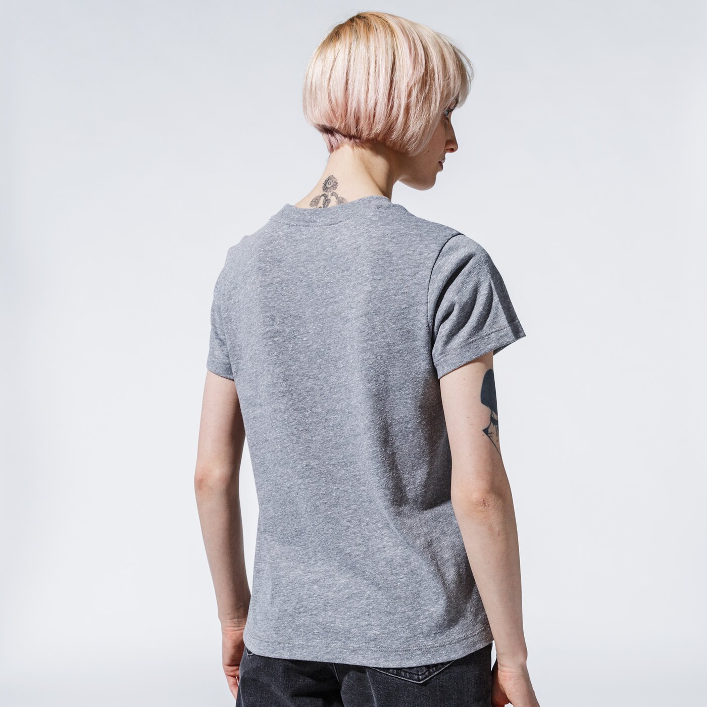 Дамска тениска VANS ТЕНИСКА WM FLYING V CREW TEE CEMENT HEATHER/ORCHID vn0a3up4zfd1 цвят сив