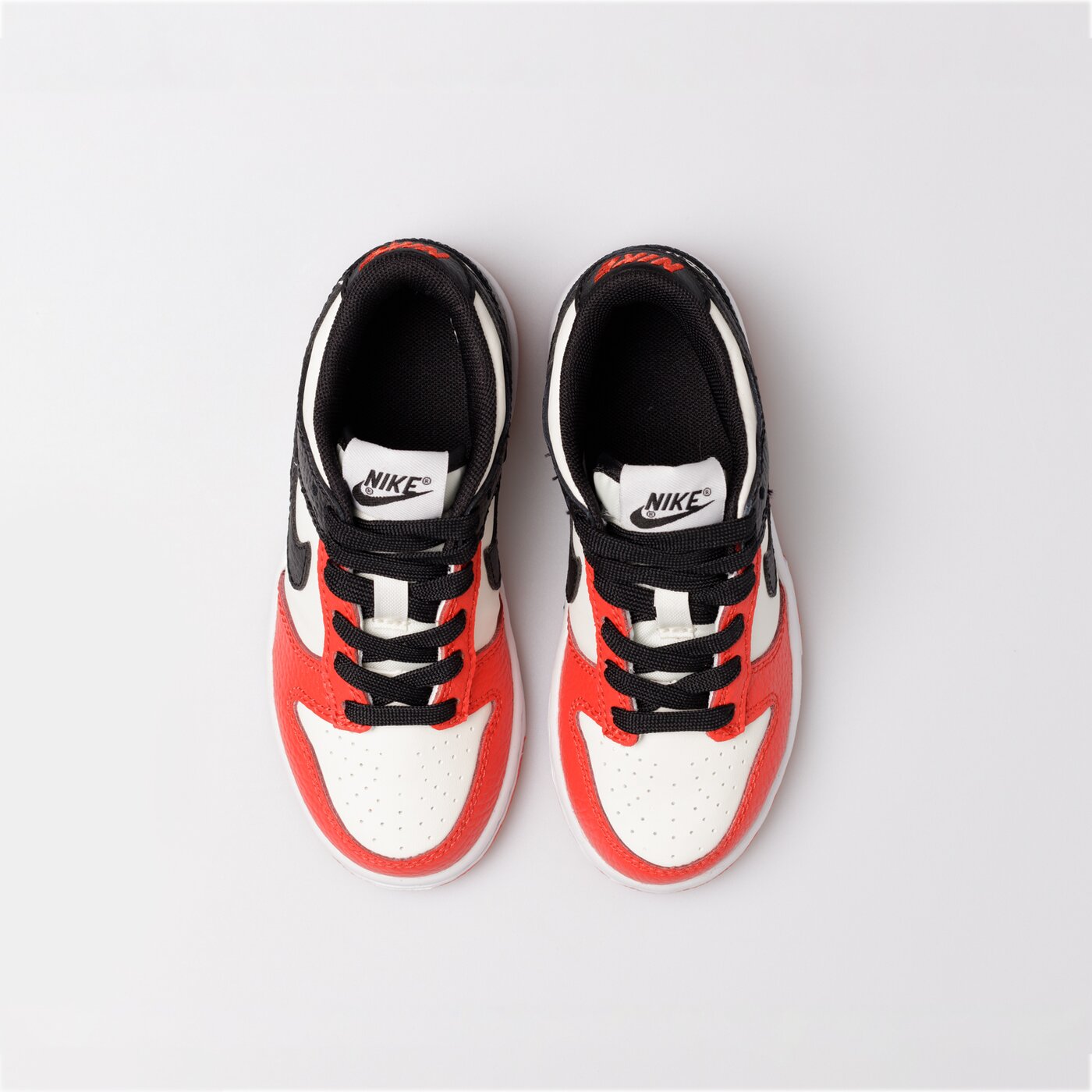 Детски маратонки NIKE DUNK LOW  dc9564-100 цвят бял