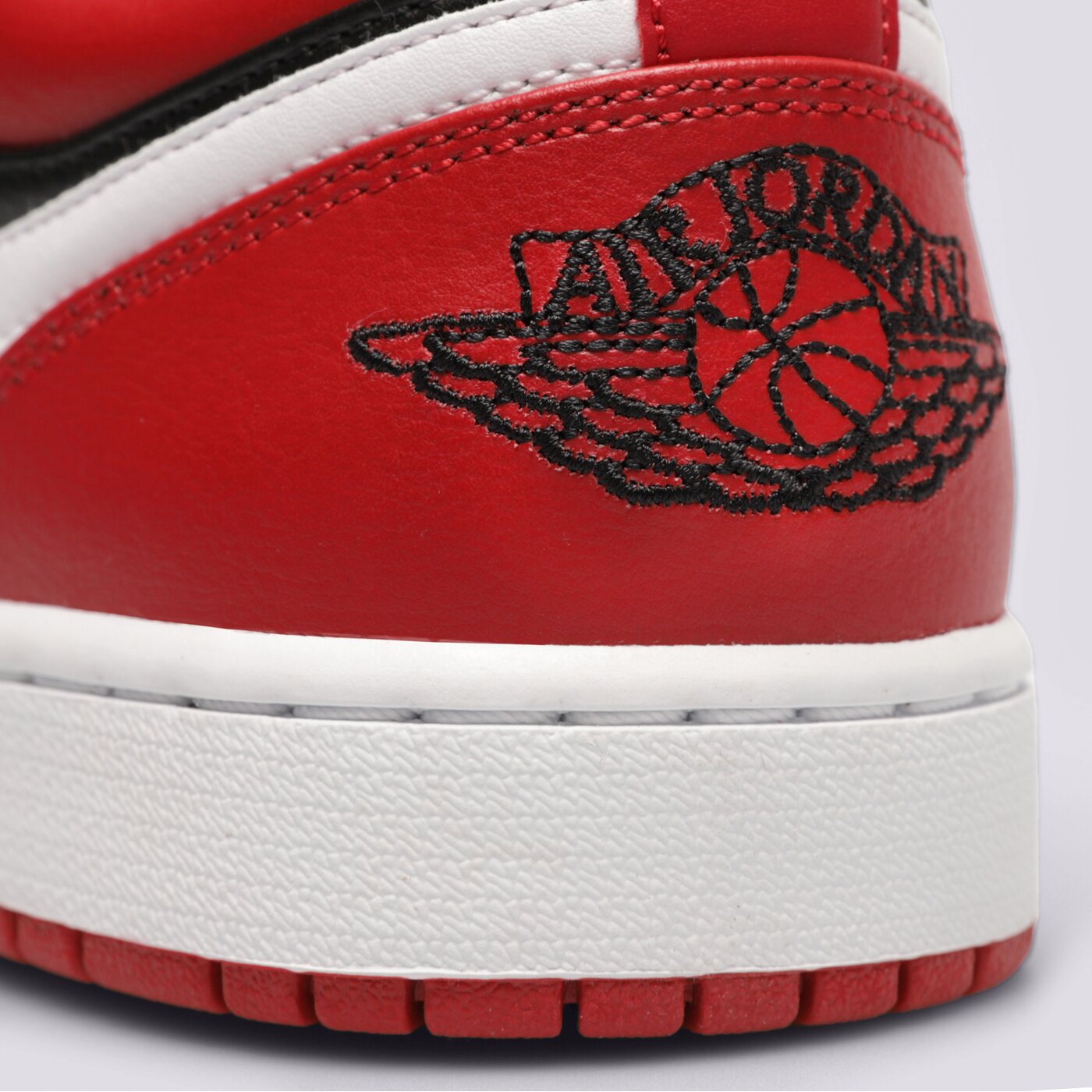 Мъжки маратонки AIR JORDAN 1 LOW  553558-066 цвят червен