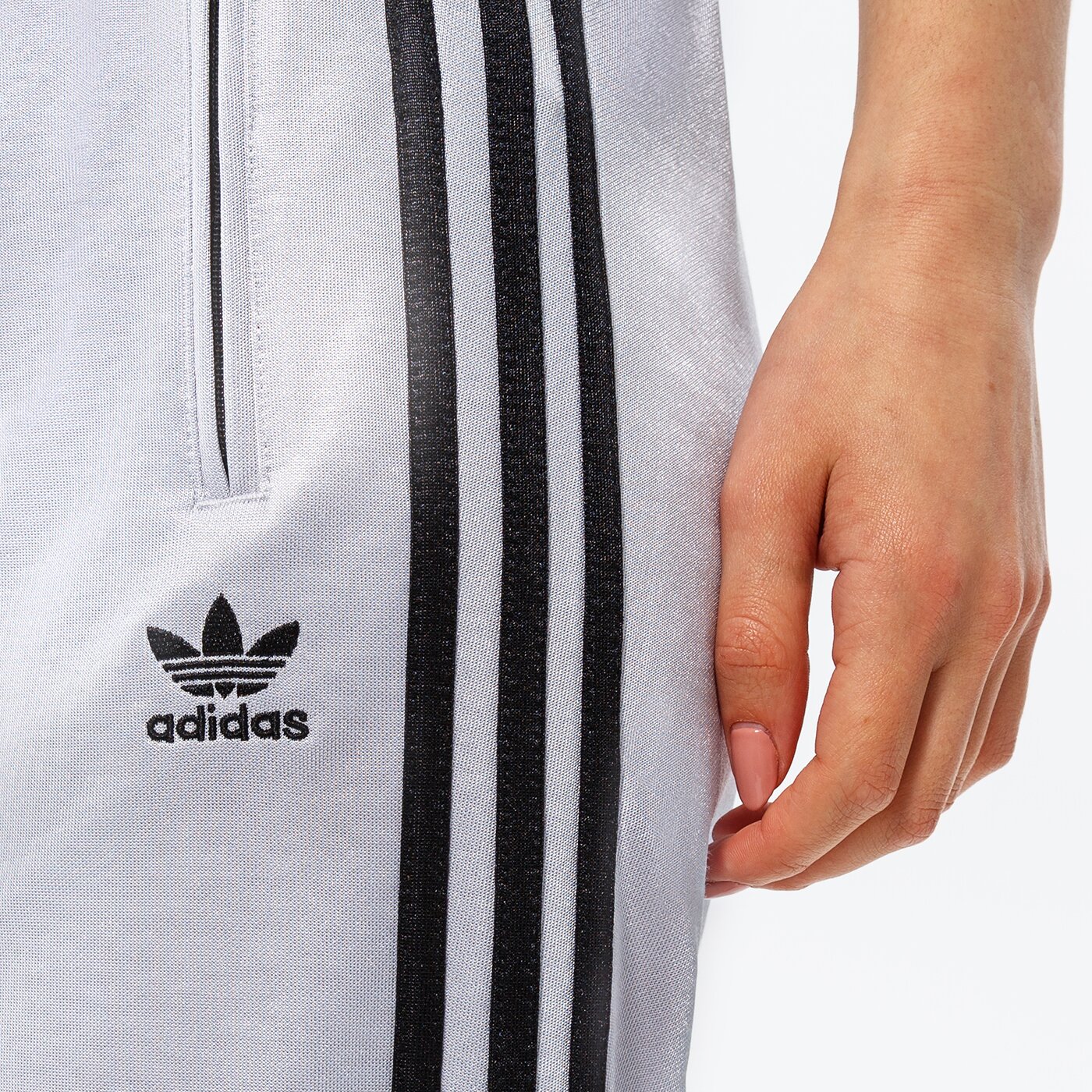 Дамски панталони ADIDAS ПАНТАЛОНИ PANTS hf7529 цвят сребърен