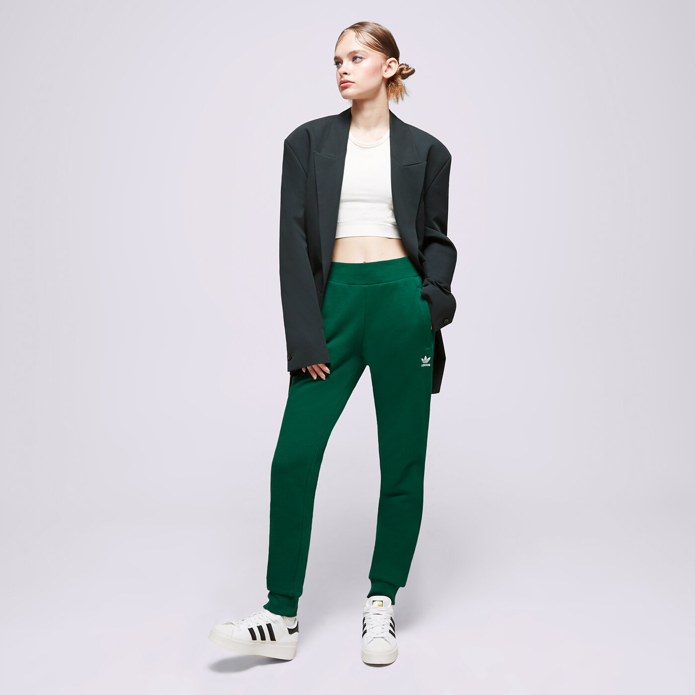 Дамски панталони ADIDAS ПАНТАЛОНИ TRACK PANT ia6480 цвят зелен