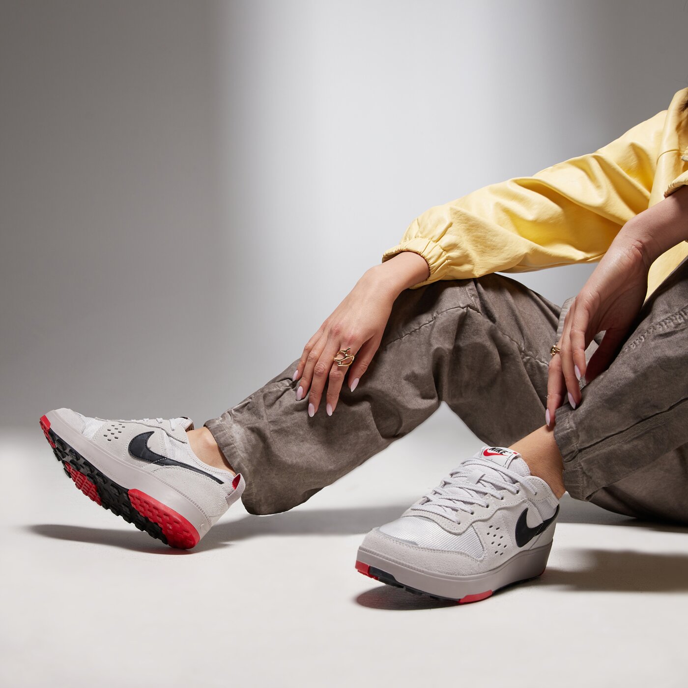 Детски маратонки NIKE C1TY hq0028-002 цвят бежов