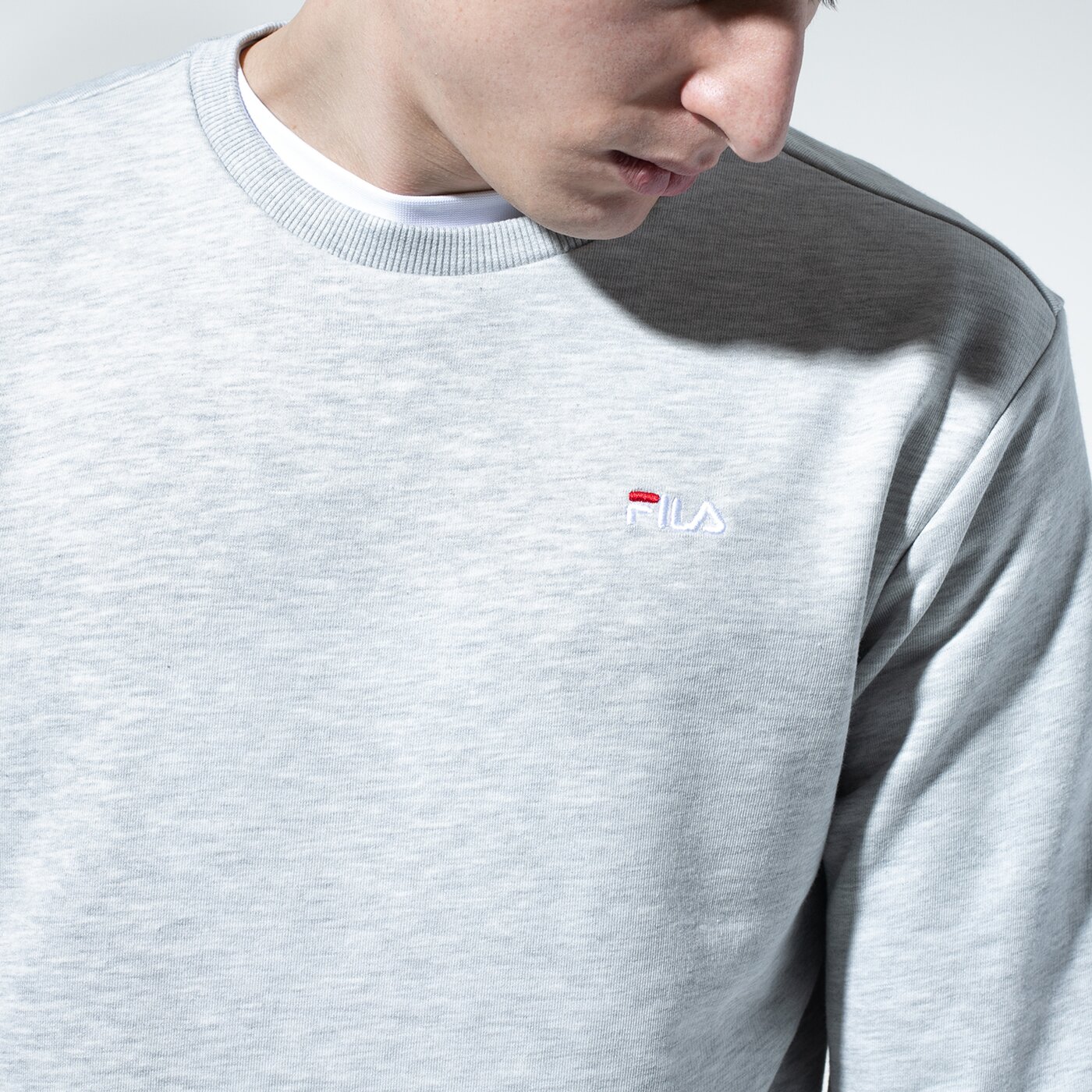 Мъжки суичър FILA СУИТЧЪР EFIM CREW SWEAT 688164b13 цвят сив