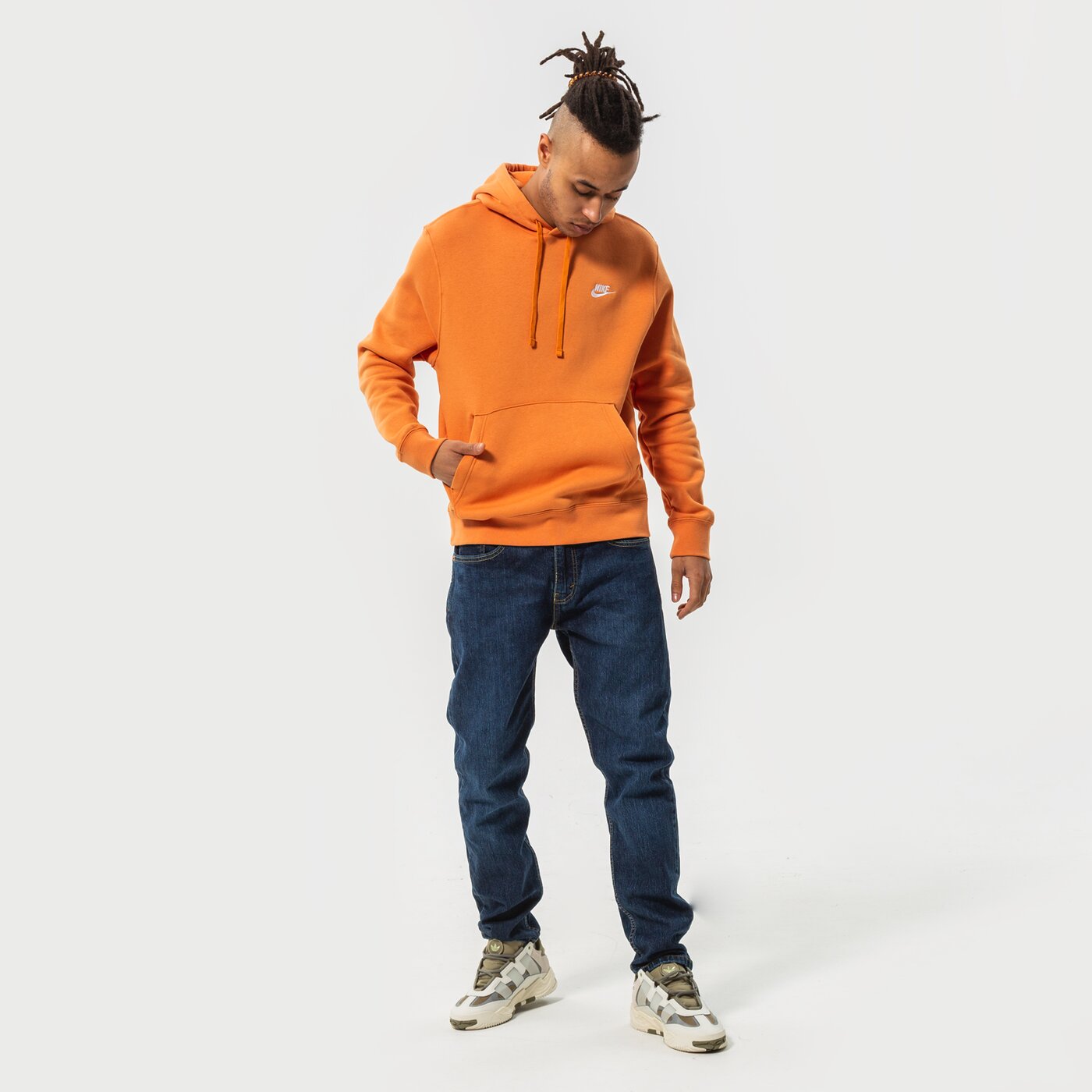 Мъжки суичър NIKE СУИТЧЪР С КАЧУЛКА NIKE SPORTSWEAR CLUB FLEECE bv2654-808 цвят кафяв