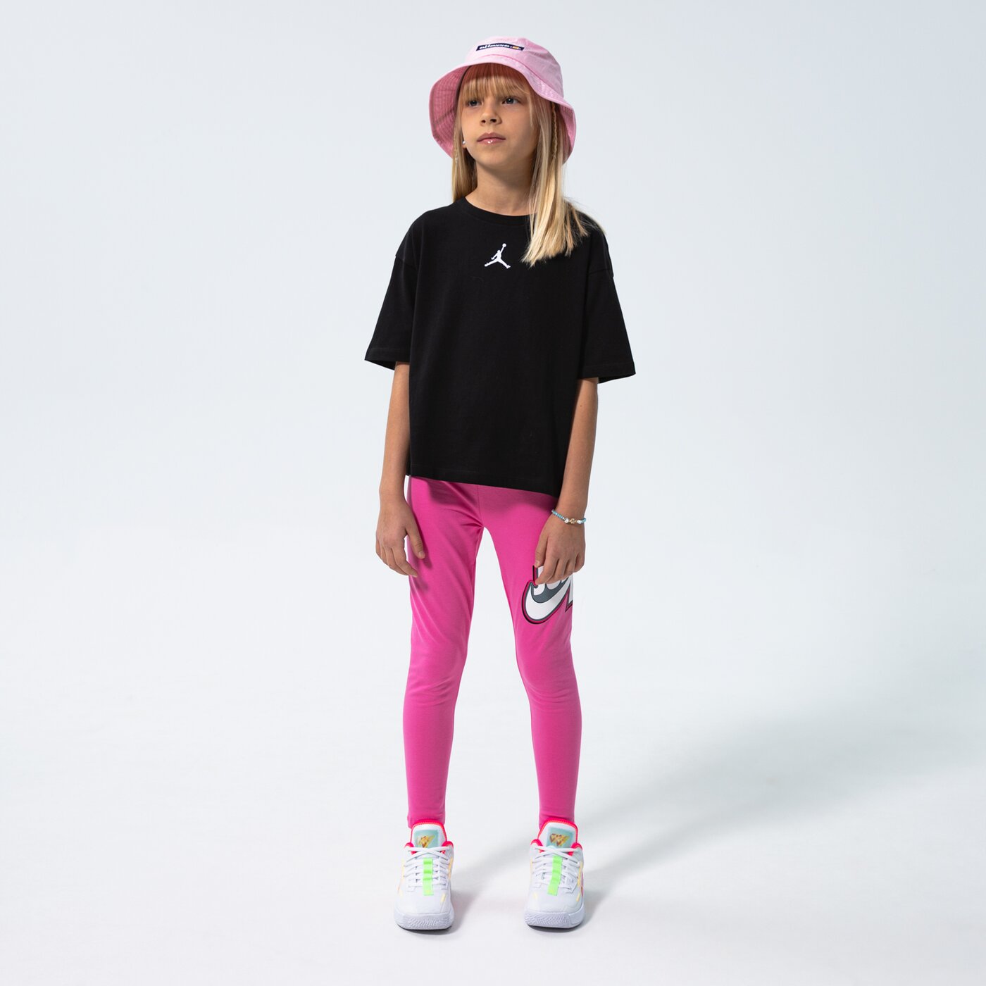 Детска тениска JORDAN ТЕНИСКА ESSENTIALS GIRL 45a770-023 цвят черен