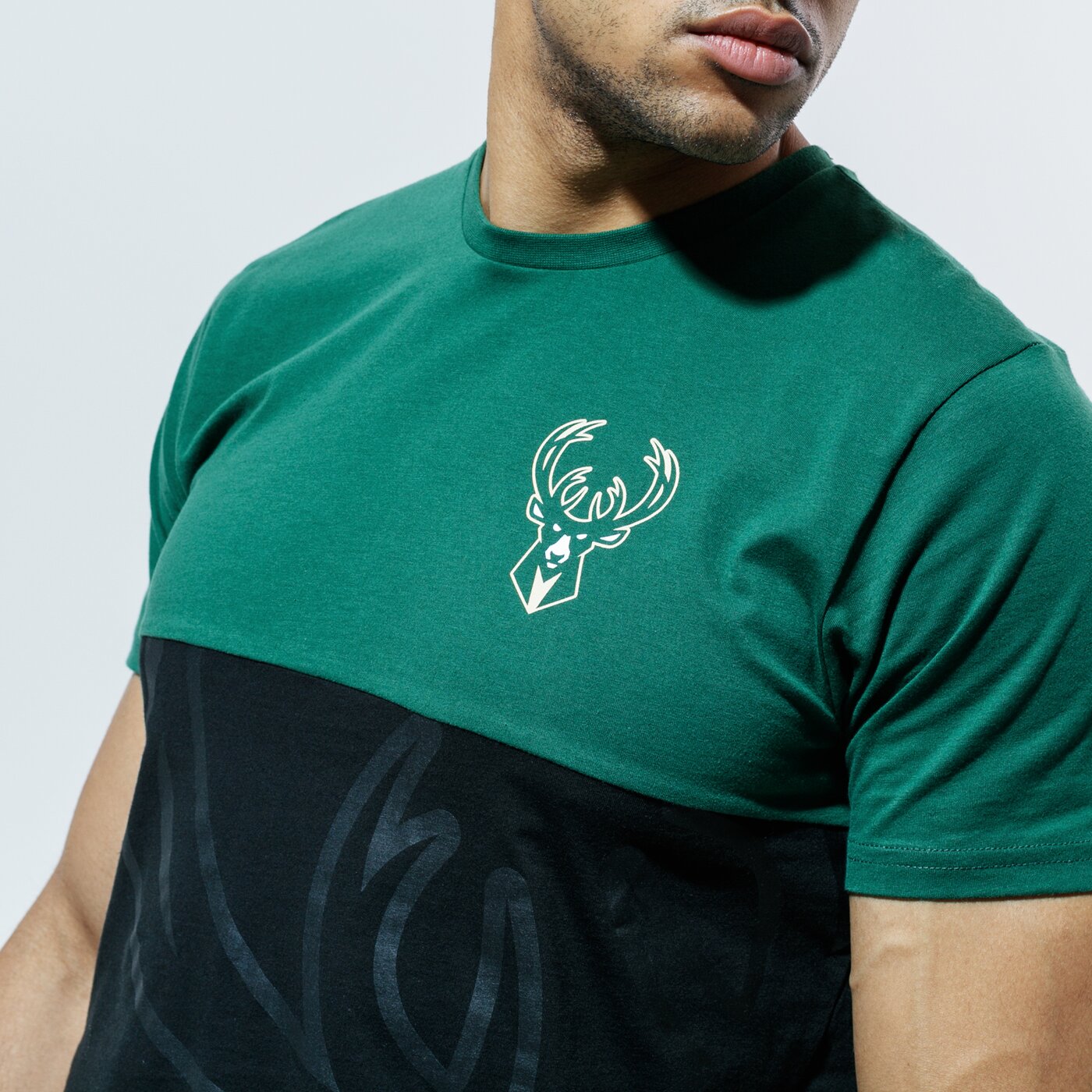 Мъжка тениска NEW ERA ТЕНИСКА NBA LARGE OTL SS TEE MILBUC PNGBLK 12487533 цвят черен