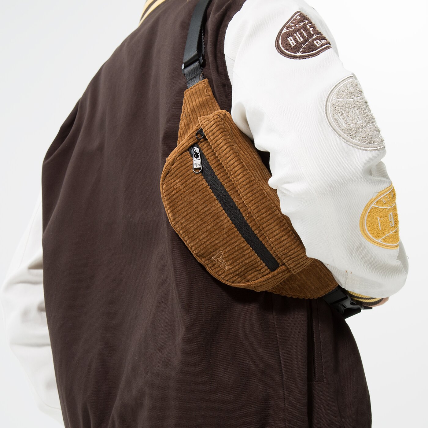 Дамска чанта за кръст NEW ERA ЧАНТА SMALL WAIST BAG NE TOF NEW ERA TOFTOF 60240077 цвят кафяв