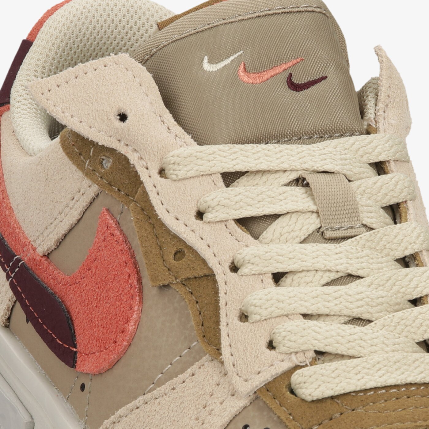 Дамски маратонки NIKE W AIR FORCE 1 FONTANKA SP dr0150-200 цвят бежов