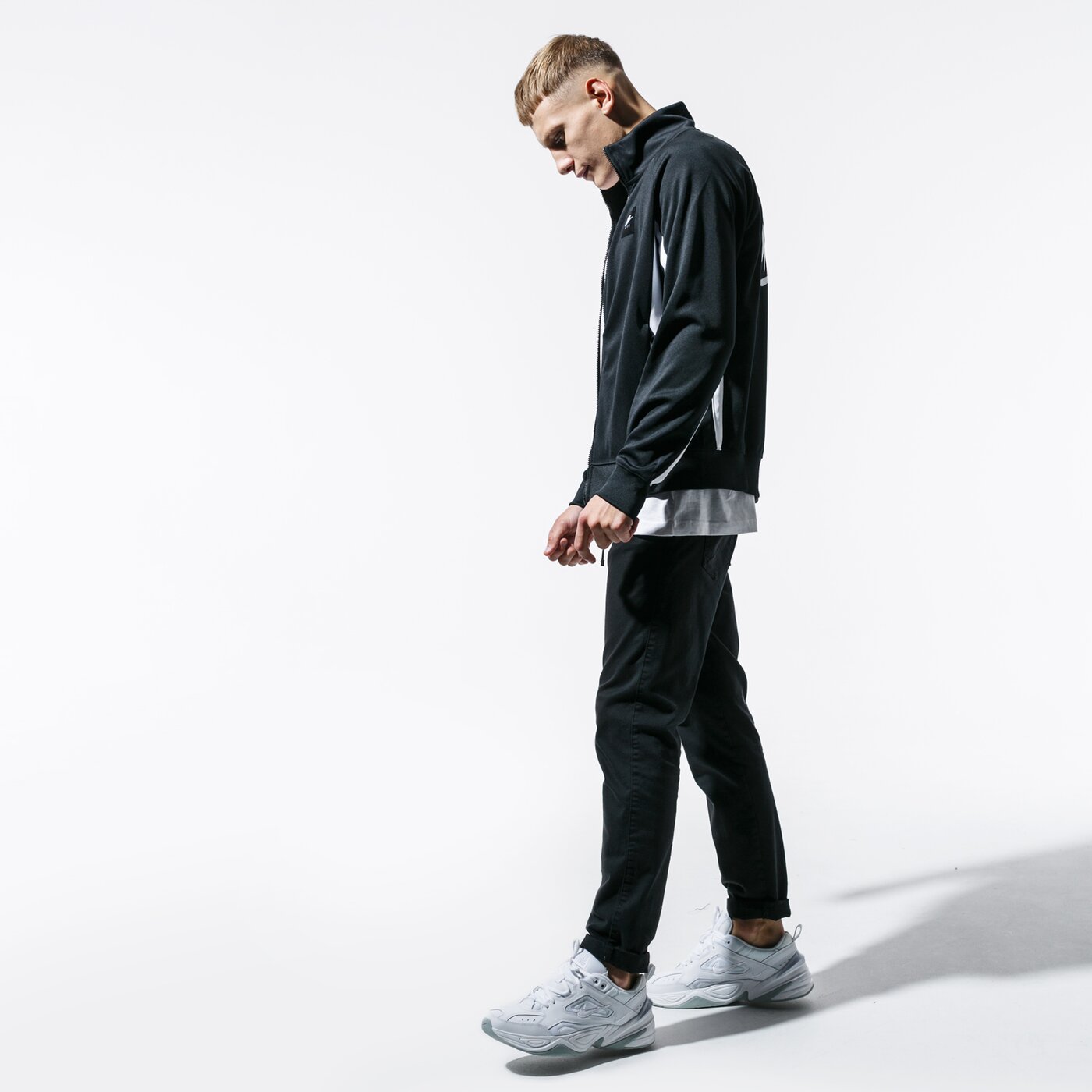 Мъжки суичър NIKE СУИТЧЪР СЪС ЗАКОПЧАВАНЕ M NSW NIKE AIR JKT PK bv5154-010 цвят черен