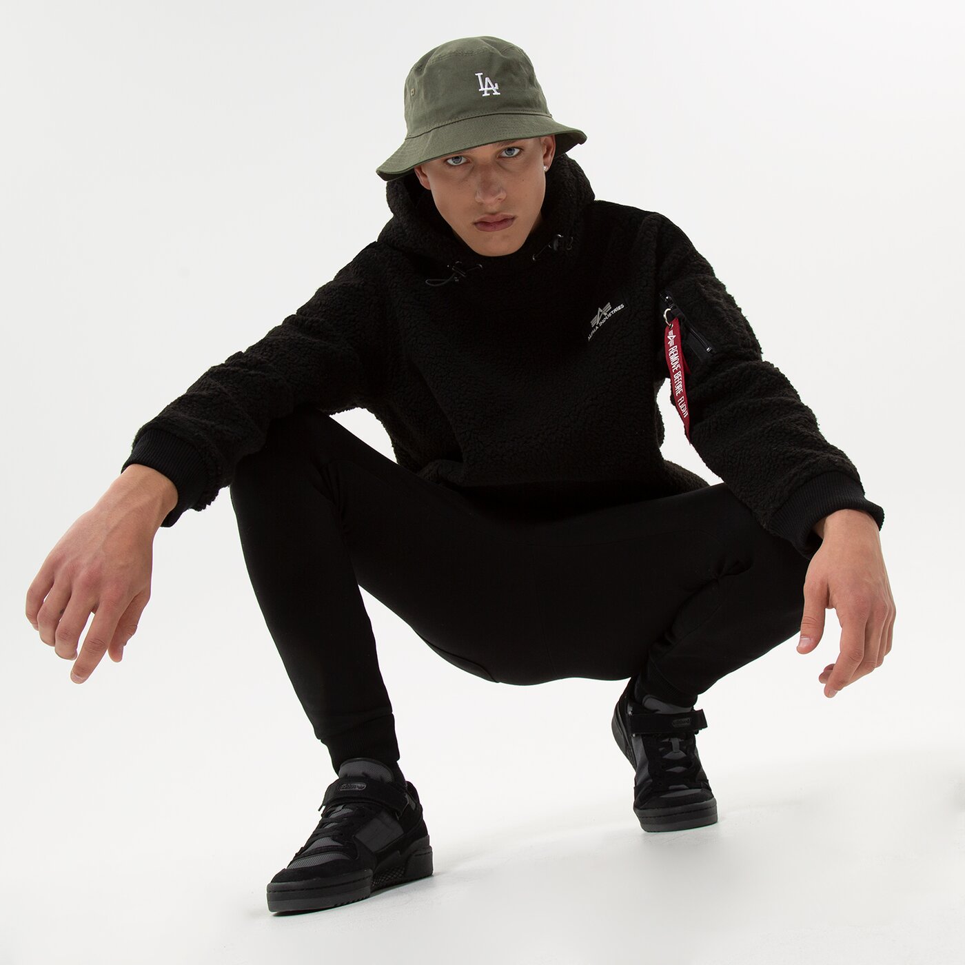 Мъжки суичър ALPHA INDUSTRIES СУИТЧЪР С КАЧУЛКА TEDDY 118330-03 цвят черен