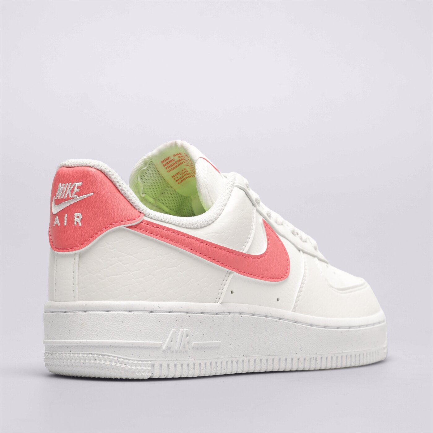 Дамски маратонки NIKE AIR FORCE 1 '07 SE dv3808-100 цвят бял