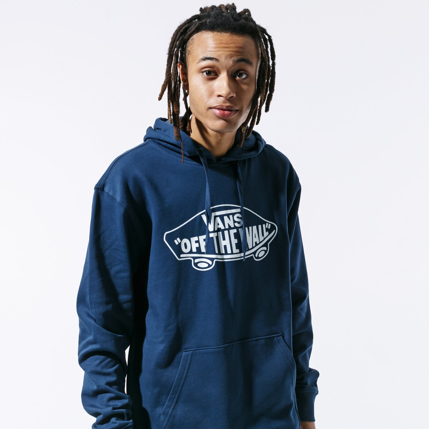 Мъжки суичър VANS СУИТЧЪР С КАЧУЛКА MN OTW PO II АНЦУГS BLUES vn0a45cklkz1 цвят тъмносин