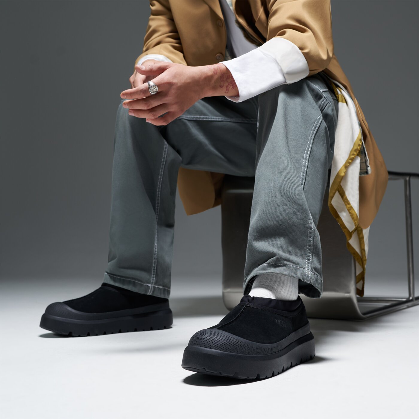 Мъжки зимни обувки UGG M TASMAN WEATHER HYBRID 1144096-bblc цвят черен