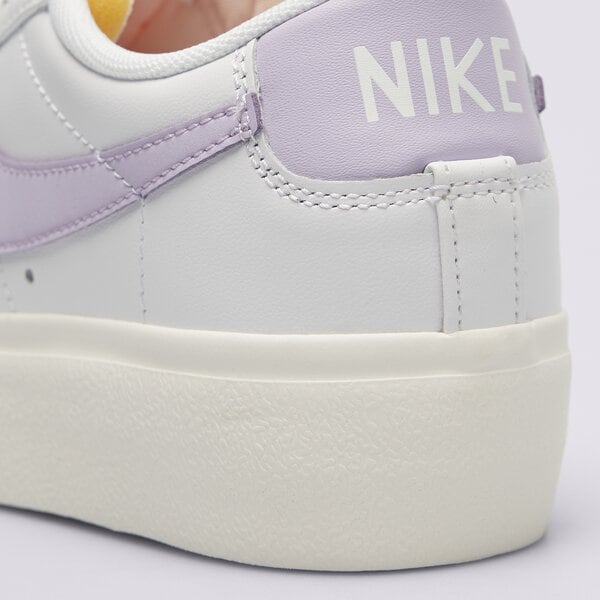 Дамски маратонки NIKE BLAZER LOW PLATFORM dj0292-114 цвят бял