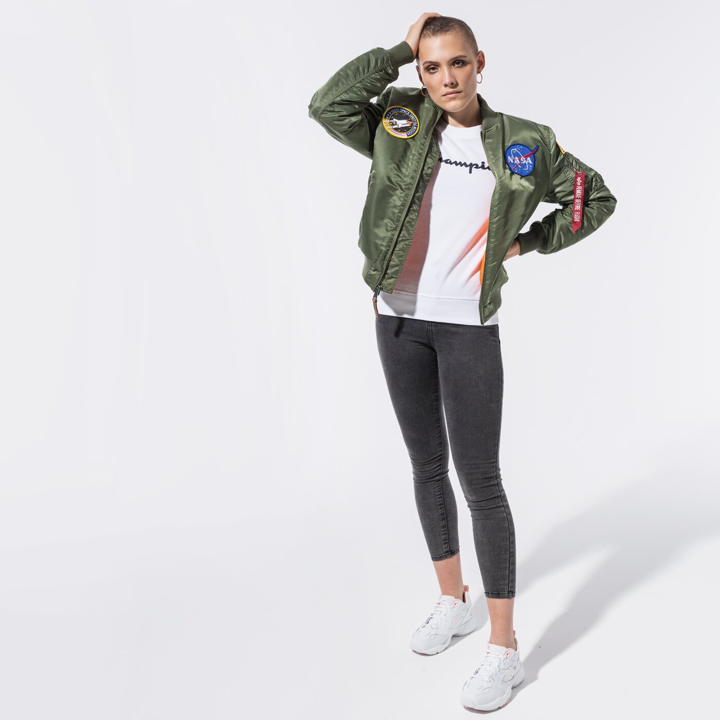 Дамски суичър CHAMPION СУИТЧЪР CREWNECK SWEATSHIRT 113210ww001 цвят бял