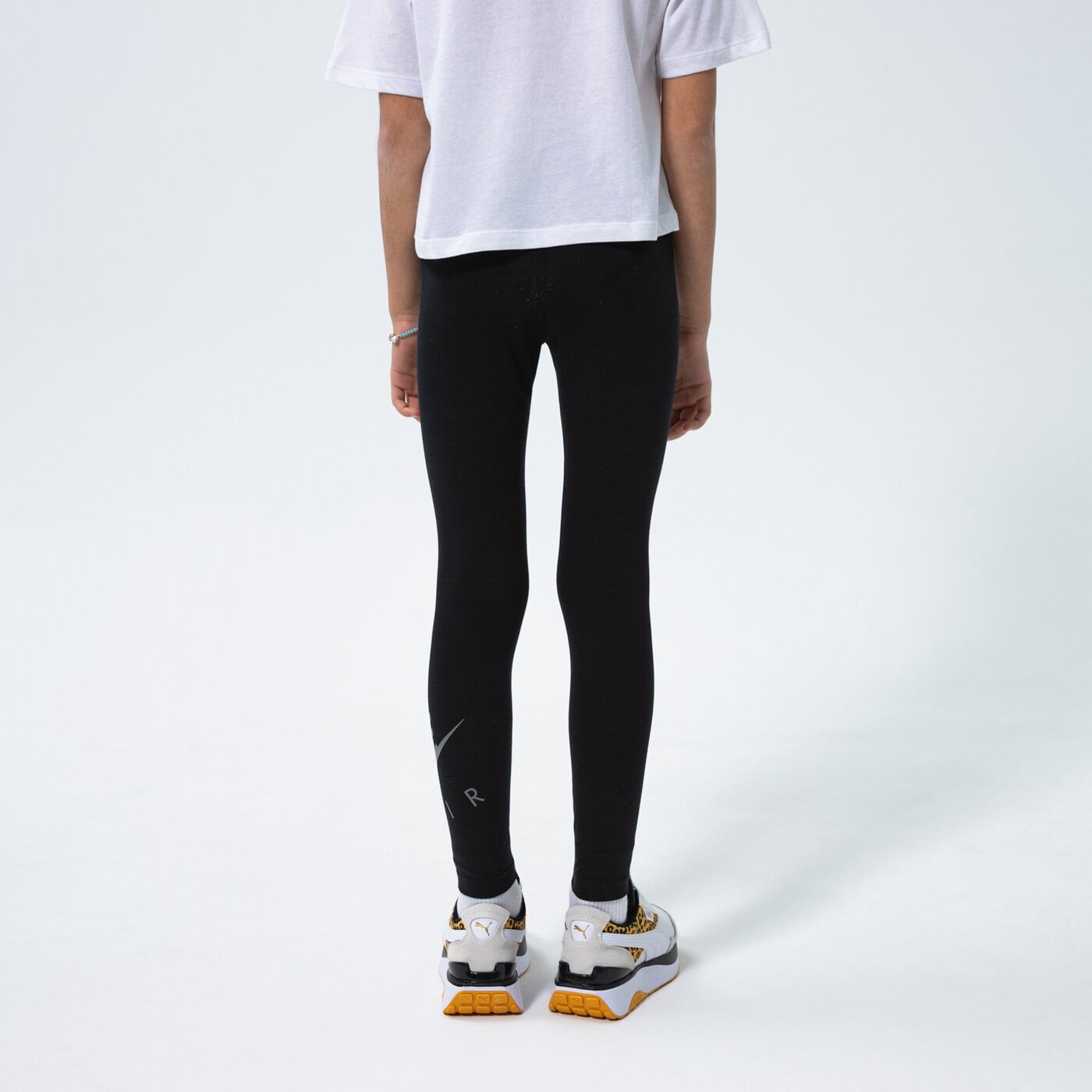 Детски панталони NIKE КЛИН G NSW AIR FAVORITES LGGNG GIRL dd7140-010 цвят черен