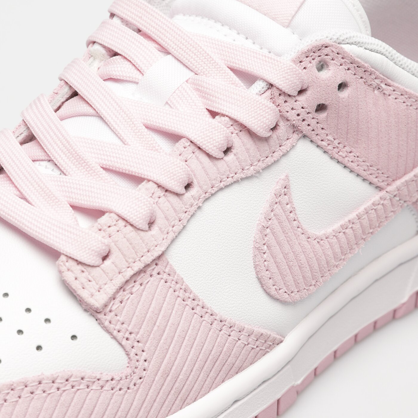 Дамски маратонки NIKE DUNK LOW fn7167-100 цвят розов