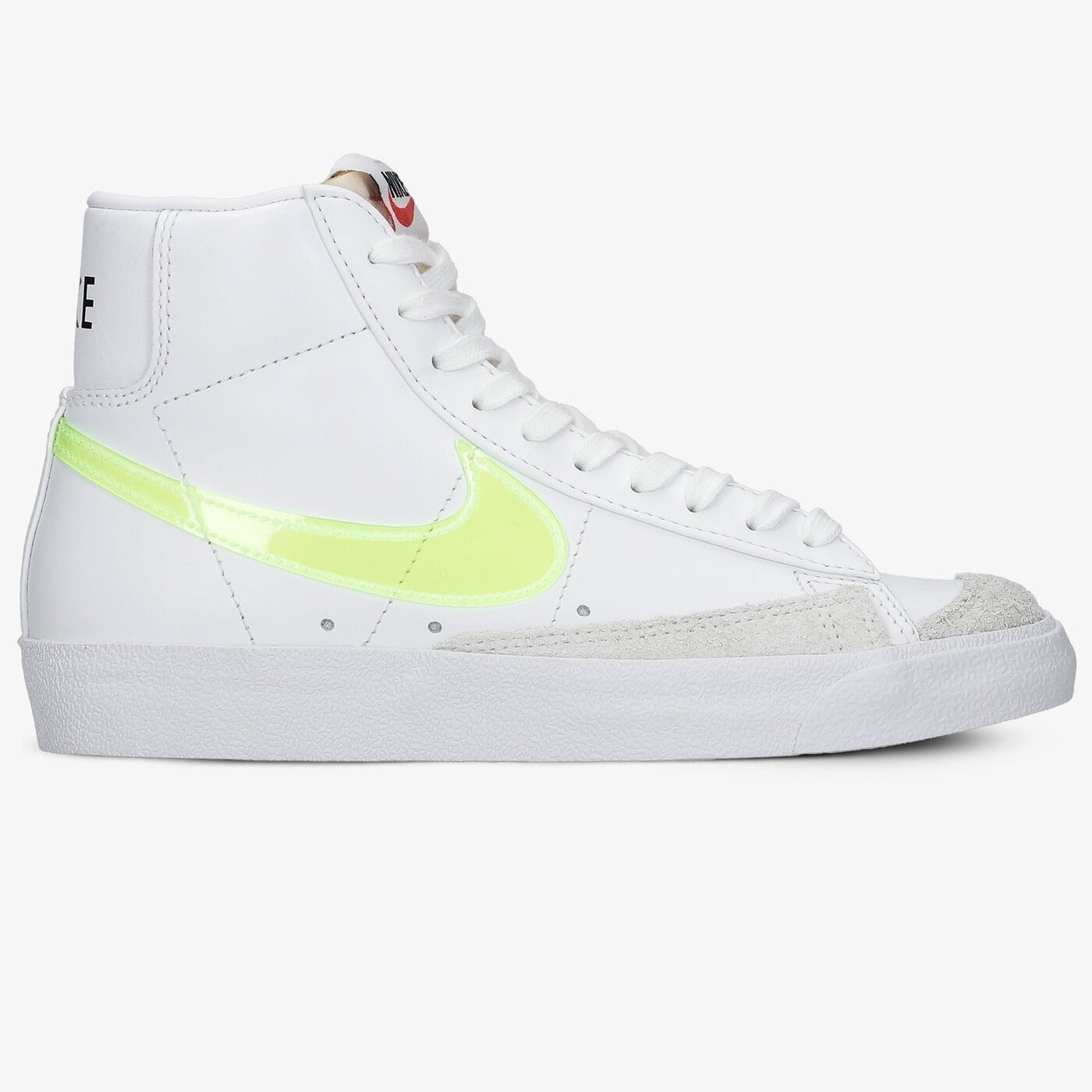 Дамски маратонки NIKE W BLAZER MID '77 ESS dj3050-100 цвят бял
