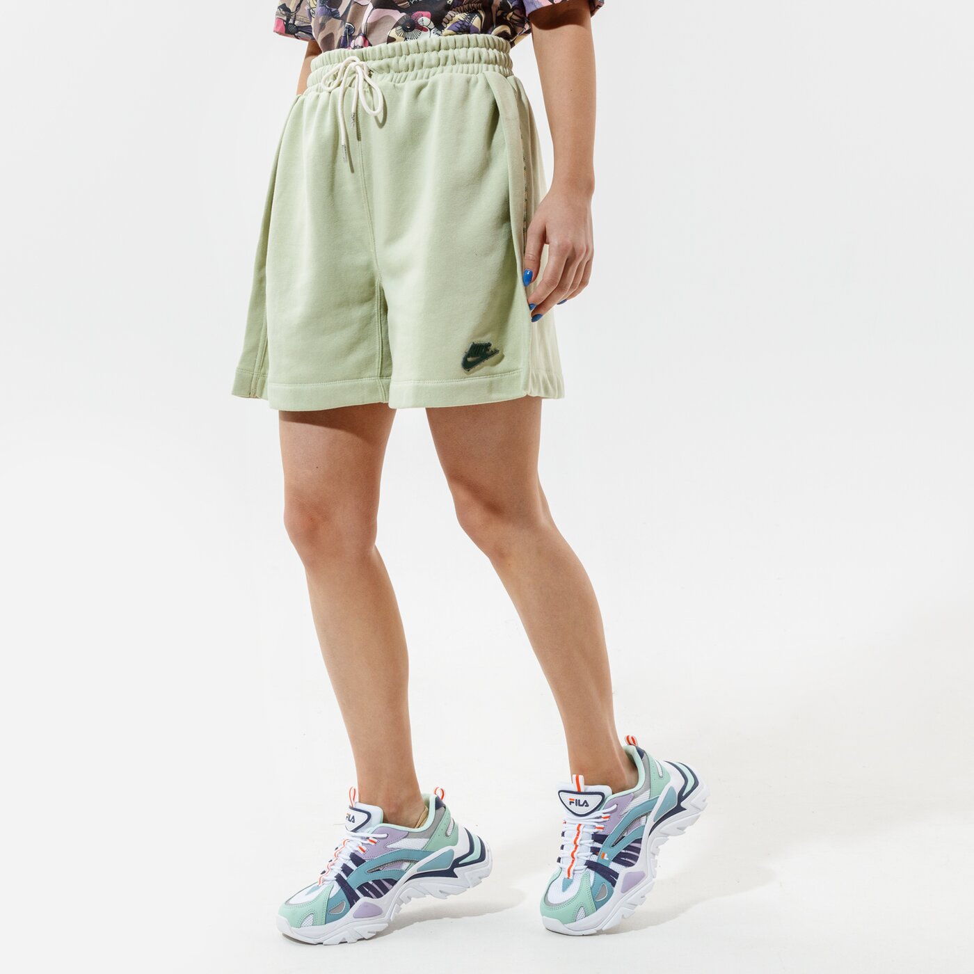 Дамски къси панталони NIKE ШОРТИ W NSW SHORT EARTH DAY FT cz9249-371 цвят зелен