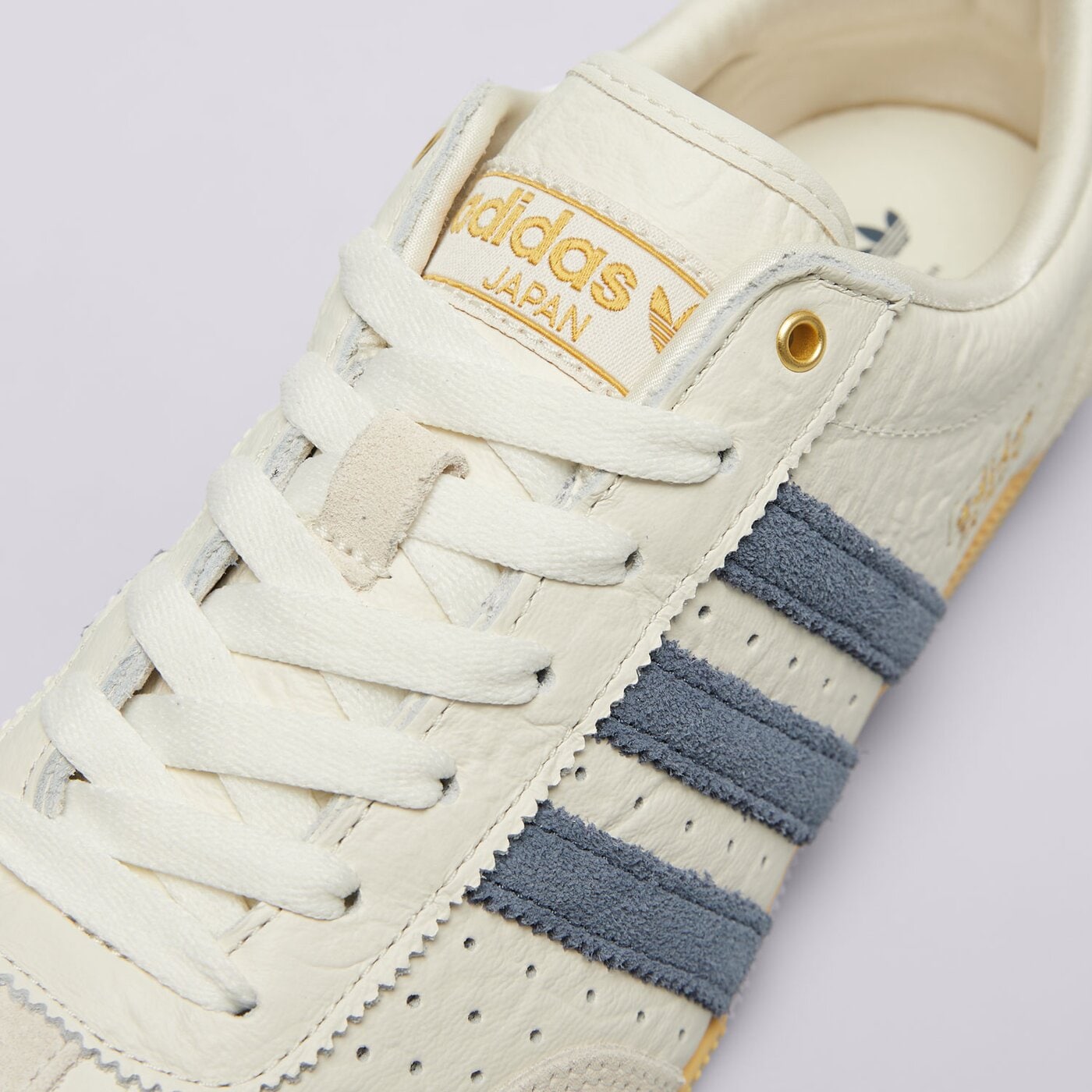 Дамски маратонки ADIDAS JAPAN W jq9519 цвят бял