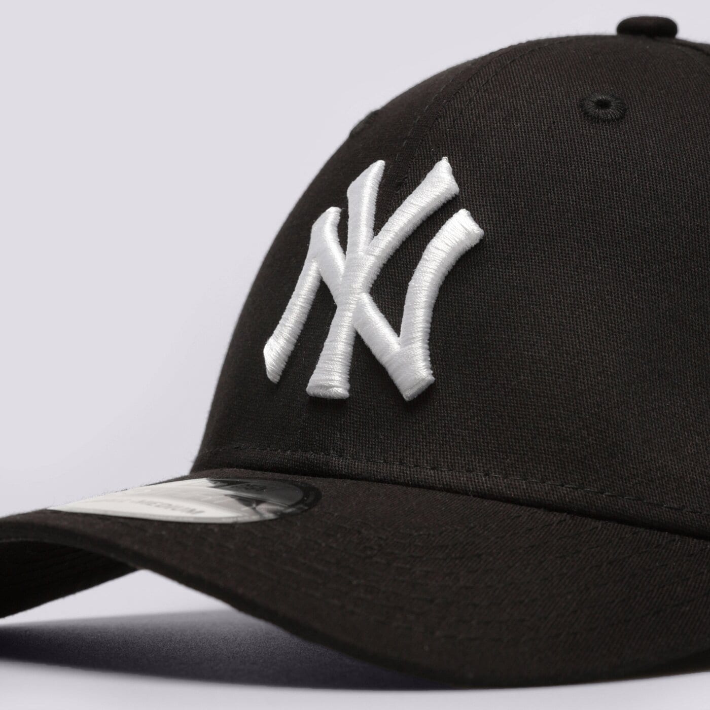 Дамска шапка с козирка NEW ERA ШАПКА 3930 CLASSIC NY YANKEES 10145638 цвят черен