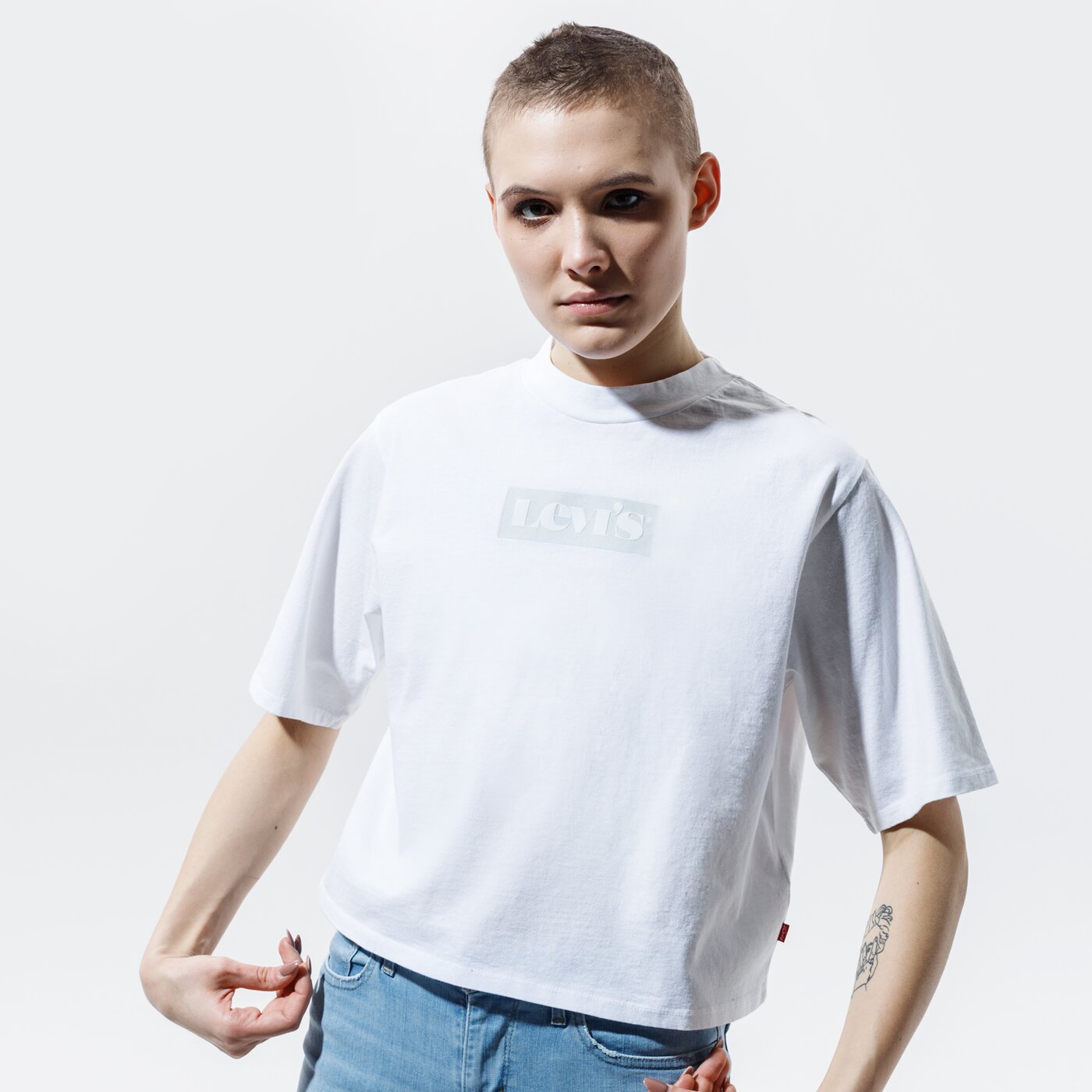 Дамска тениска LEVI'S ТЕНИСКА HEAVYWEIGHT RIGHT ON TEE 18392-0002 цвят бял