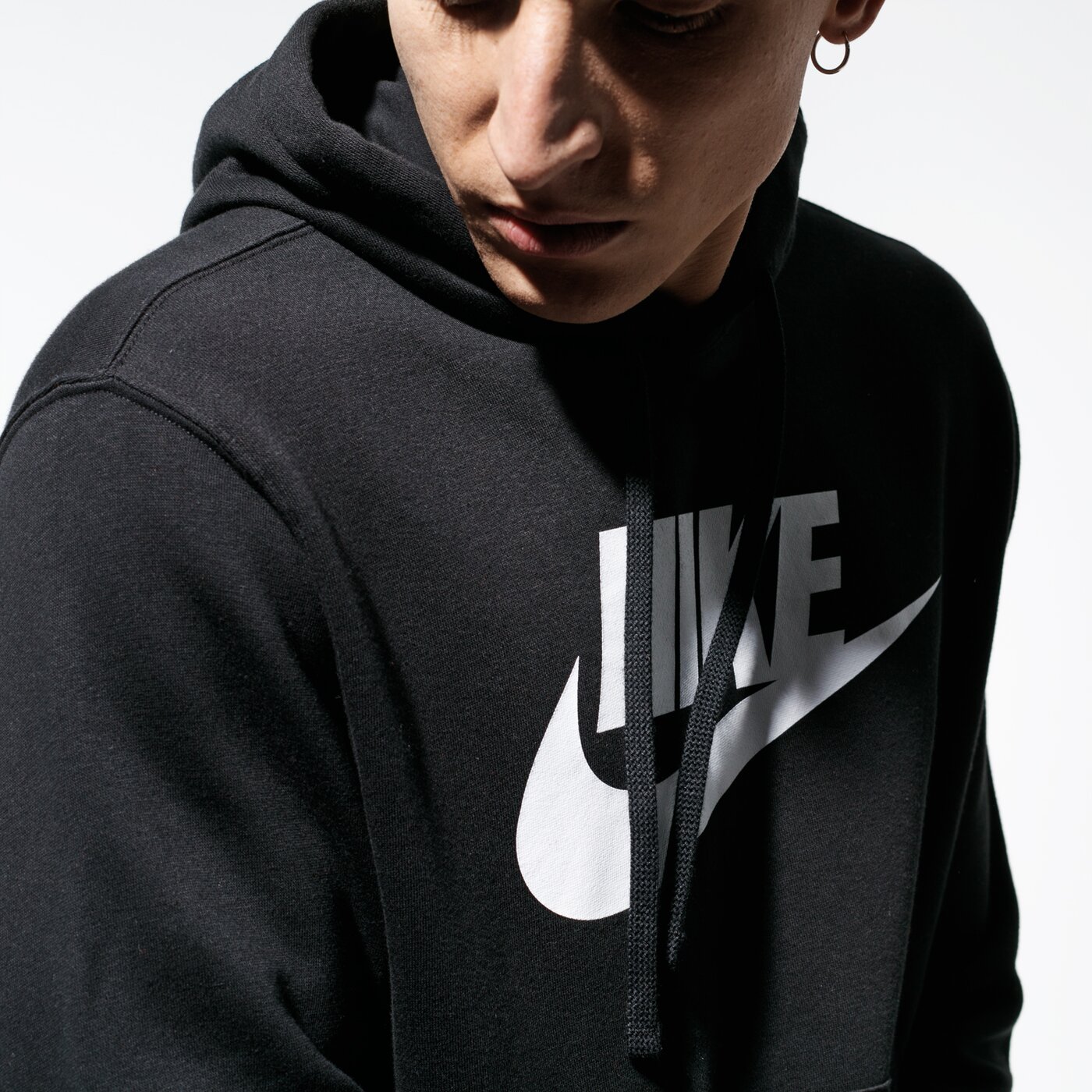 Мъжки суичър NIKE СУИТЧЪР С КАЧУЛКА SPORTSWEAR CLUB FLEECE bv2973-010 цвят черен