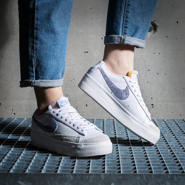 Дамски маратонки NIKE WMNS BLAZER LW PLATFORM dv6978-100 цвят бял