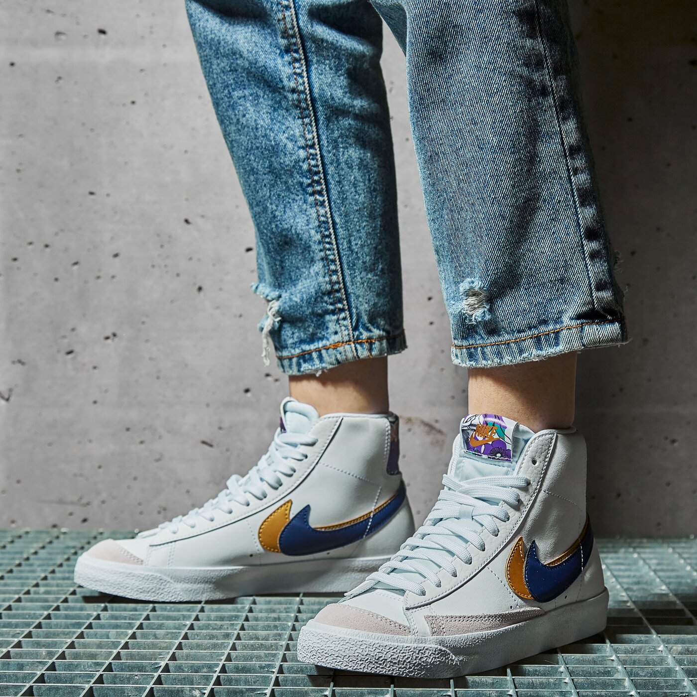 Детски маратонки NIKE BLAZER MID '77 SE dd1847-102 цвят бял