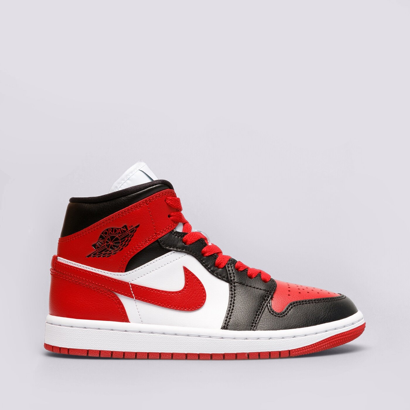 Дамски маратонки WMNS AIR JORDAN 1 MID  bq6472-079 цвят черен