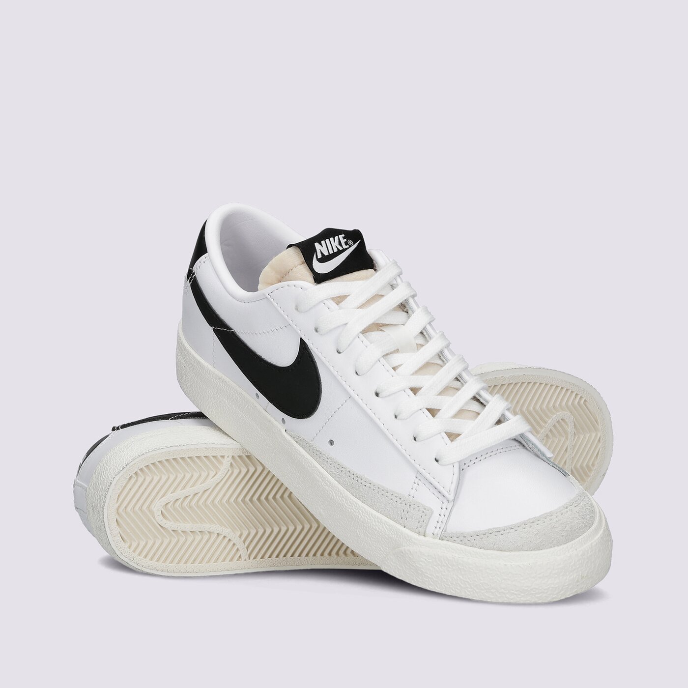 Дамски маратонки NIKE BLAZER LOW '77 dc4769-102 цвят бял