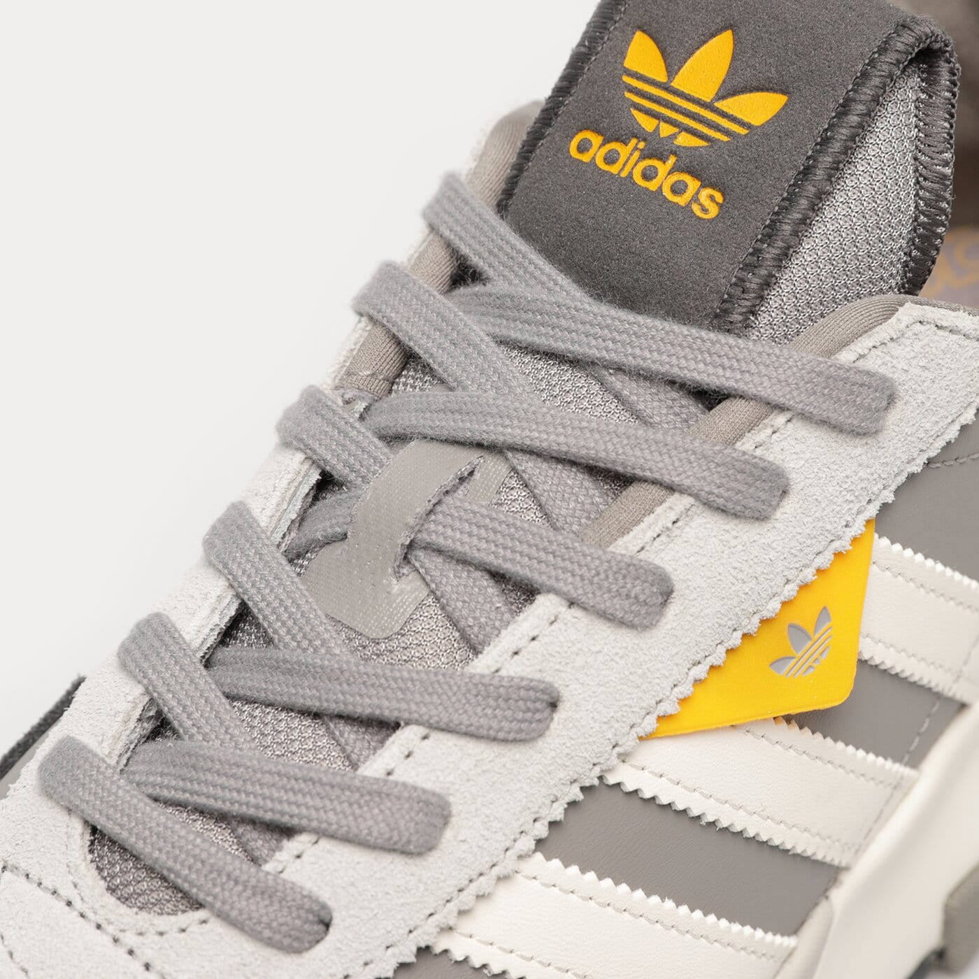 Мъжки маратонки ADIDAS RETROPY F2 hq1896 цвят сив