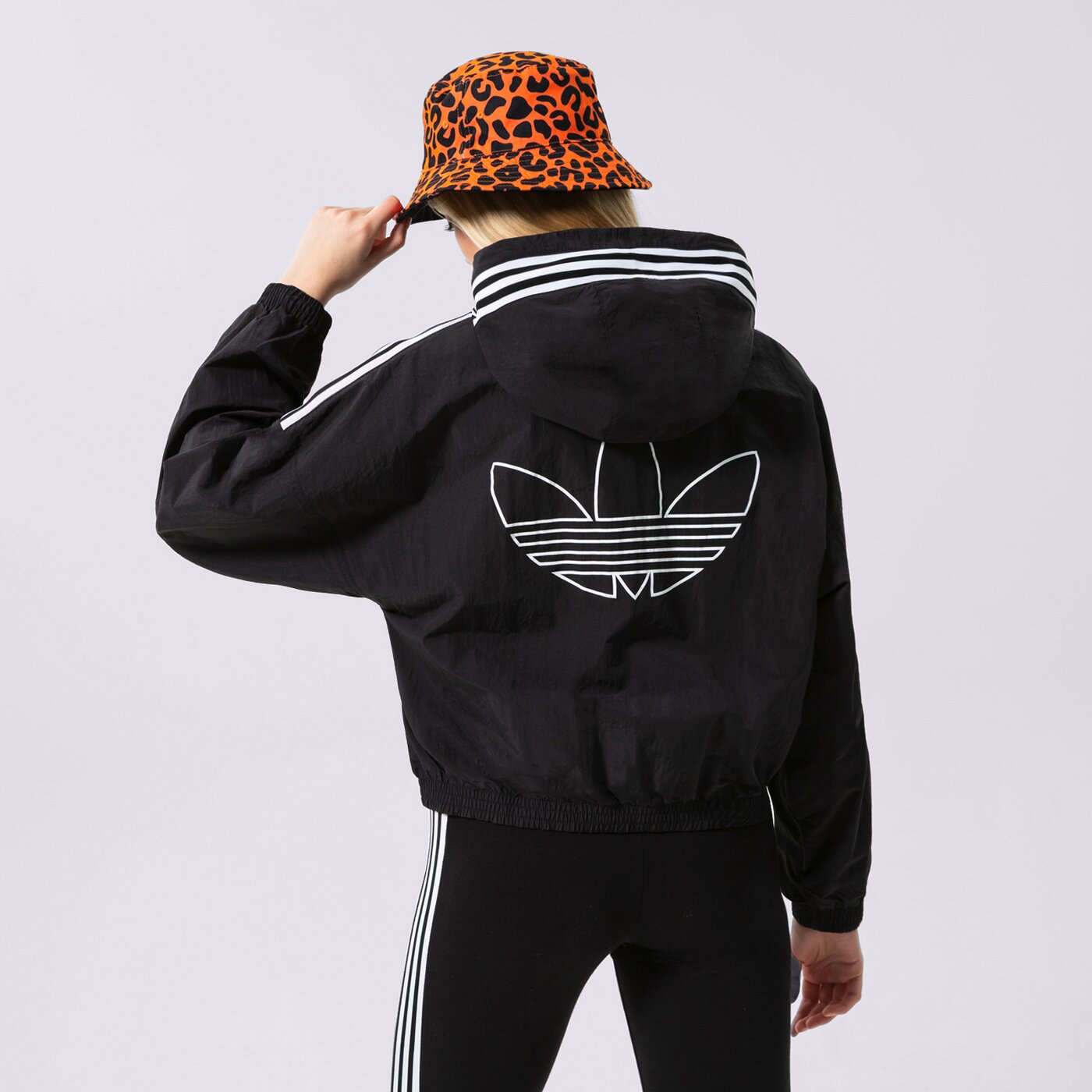 Дамско преходно яке ADIDAS ЯКЕ WINDBREAKER hc2022 цвят черен